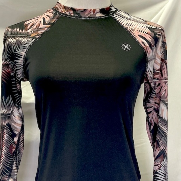 Hurley Women’s Black with Pink & Brown Frond Sleeves Size XS - Picture 3 of 5
